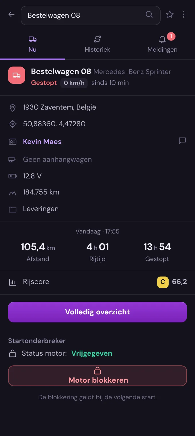 Fiche van een bestelwagen met de knop voor motorblokkering